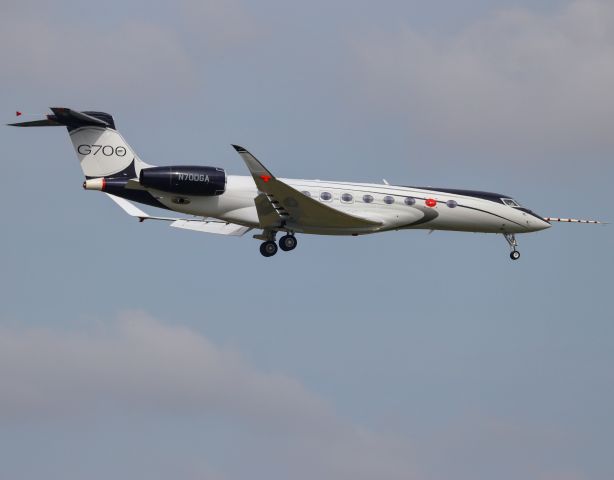 GULFSTREAM AEROSPACE G-8 Gulfstream G700 (N700GA) - Gulfstream G700 on final for runway 19 after a test flight. 