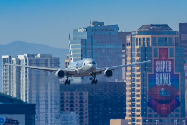 Boeing 777-200 (N791AN) - An American Airlines 777-200 in Oneworld special livery landing at PHX on 2/11/23 during the Super Bowl rush. Taken with a Canon R7 and Canon EF 100-400 II L lens.