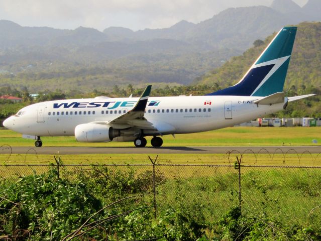 Boeing 737-700 (C-FIWJ)