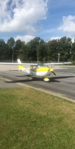 Cessna Skyhawk (N175E)