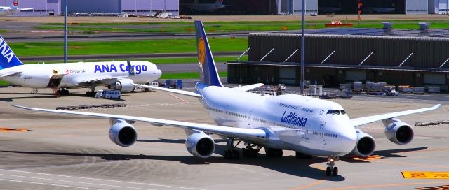 BOEING 747-8 (D-ABYL)