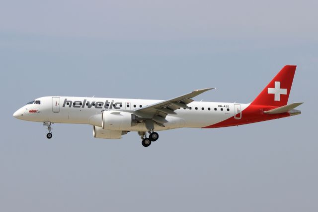 Embraer E190-E2 (HB-AZE)