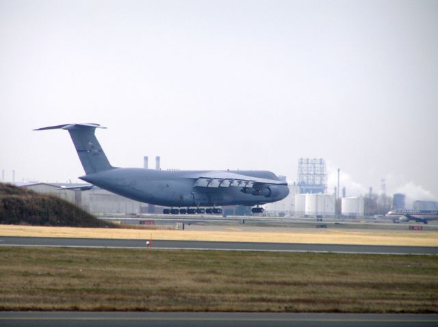 Lockheed C-5 Galaxy —