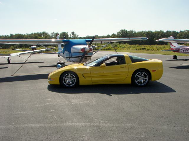 Cessna Skyhawk (N520RG) - Our C5 Corvette with N520RG.