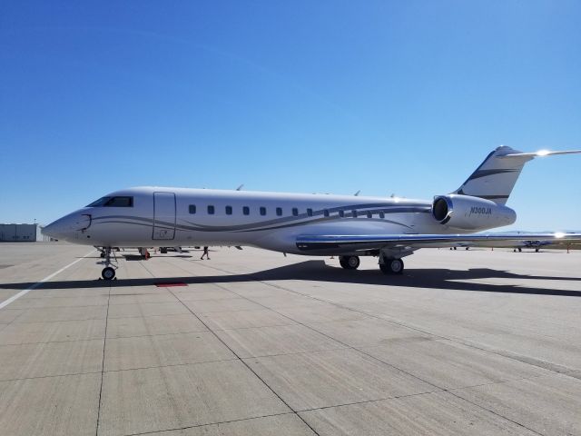 Bombardier Global Express (N300JA)