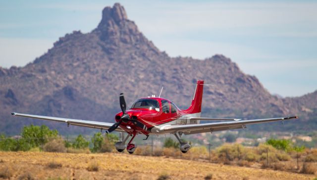 Cirrus SR-22 (N68AW)