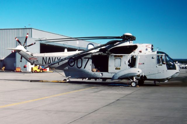 N16118 — - AUSTRALIA - NAVY - WESTLAND SEA KING MK50A - REG N16-118 (CN WA793) - NOWRA NSW. AUSTRALIA - YSNW (30/6/1988)