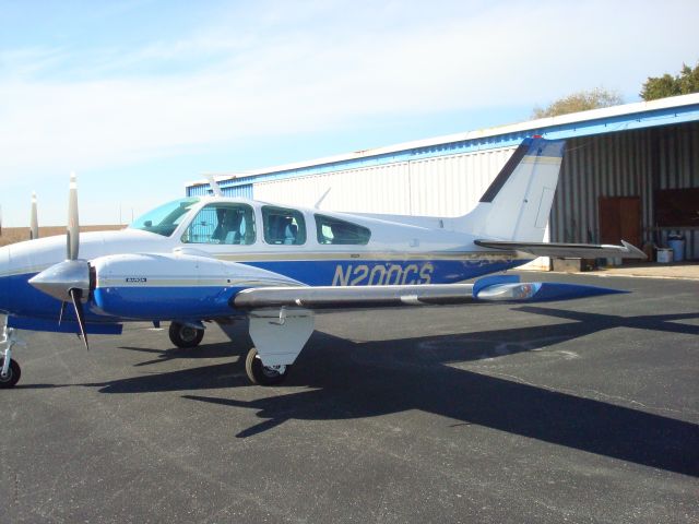 Beechcraft 55 Baron (N200CS)