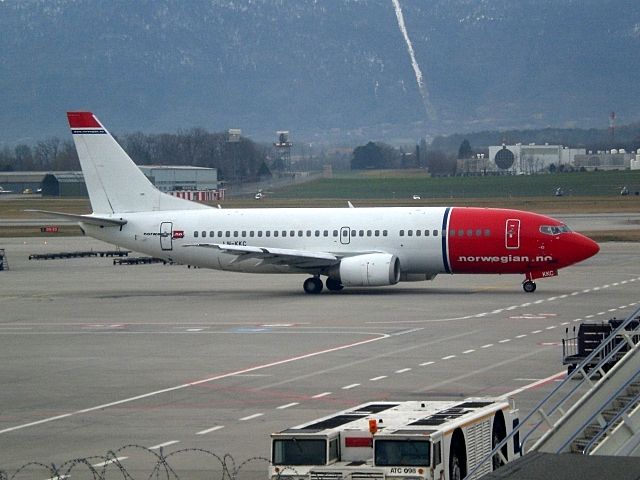 Boeing 737-500 (LN-KKC)