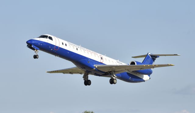 Embraer ERJ-145 (N812HK) - Airventure 2016