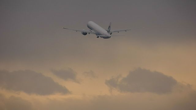 BOEING 777-300 (B-KQU) - Leaving for Hong Kong