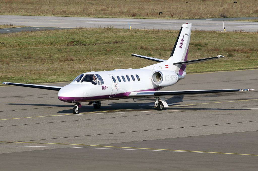 de Havilland Dash 8-400 (OE-GPS)