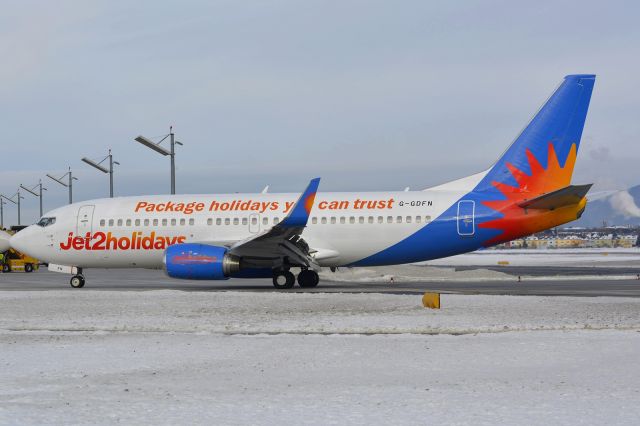 BOEING 737-300 (G-GDFN)