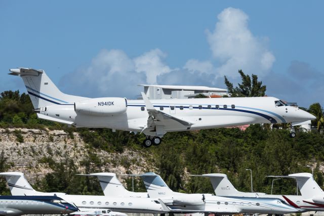 Embraer Legacy 600/650 (N941DK)