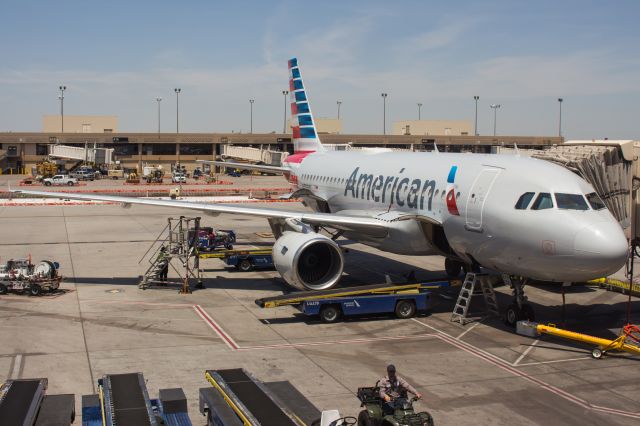 Airbus A319 (N755US)