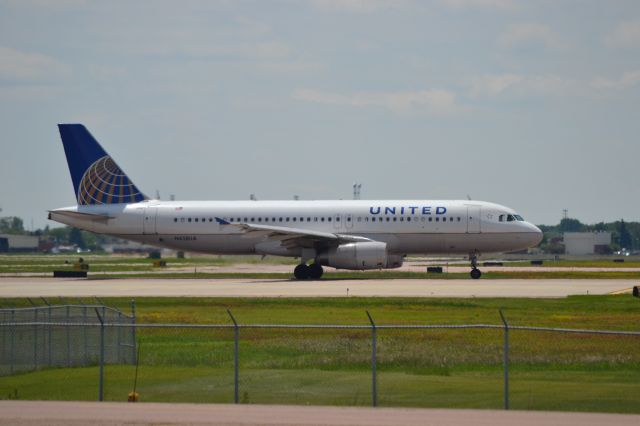 Airbus A320 (N438UA) - United Airlines N438UA departing KFSD - 6-1-2012