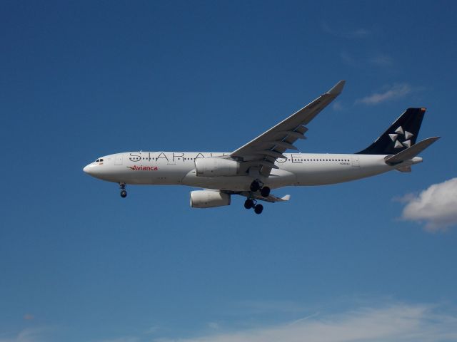 Airbus A330-200 (N280AV)