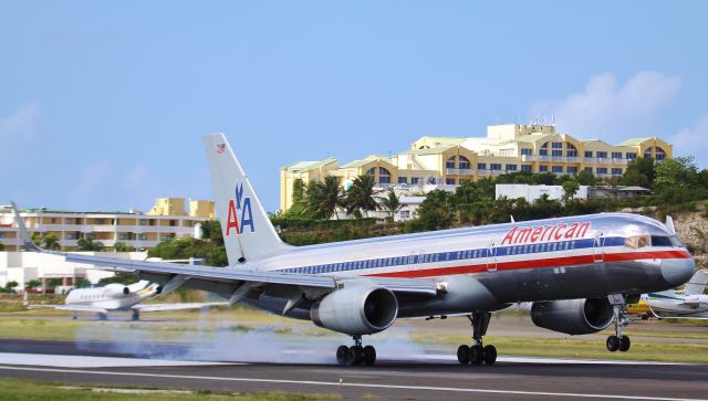BOEING 767-300 (N669AA)