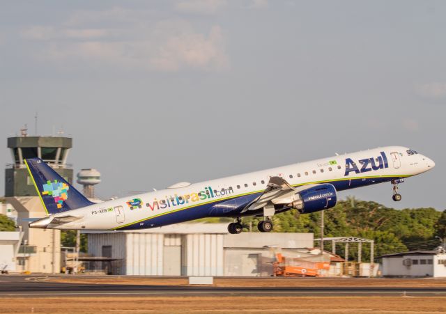 EMBRAER ERJ-190-400 (PS-AEB)