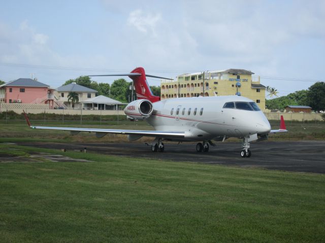 Bombardier Challenger 300 (N480BA)