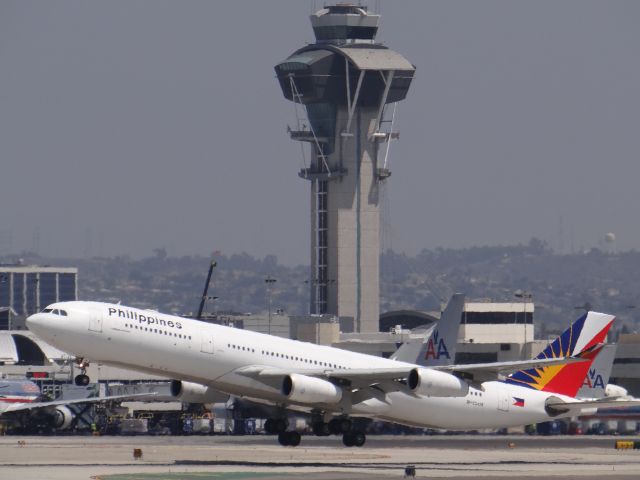 Airbus A340-500 (RP-C3436)