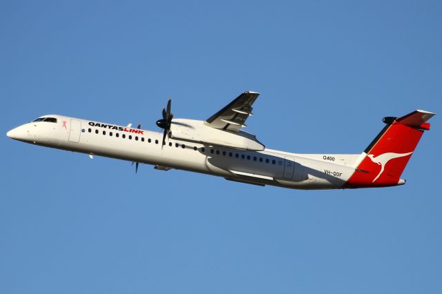 de Havilland Dash 8-400 (VH-QOF)