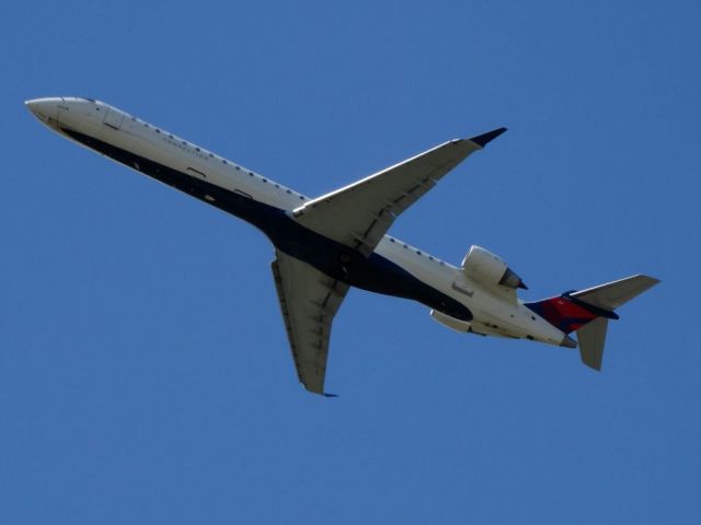 Canadair Regional Jet CRJ-900 (N902XJ)