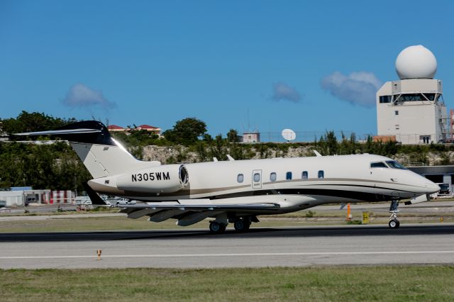 Bombardier Challenger 300 (N305WM)