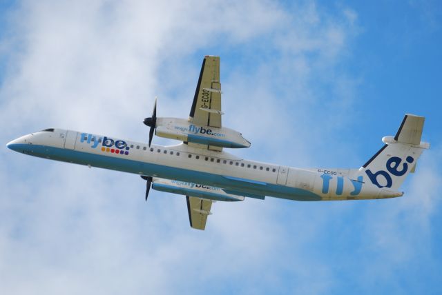 de Havilland Dash 8-100 (G-ECOO)