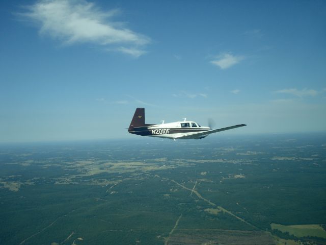 Mooney M-20 (N201DF) - M20J in flight