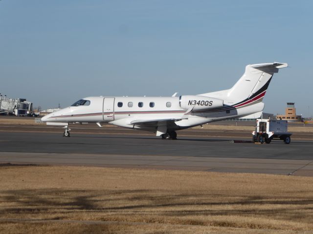 Embraer Phenom 300 (N340QS)