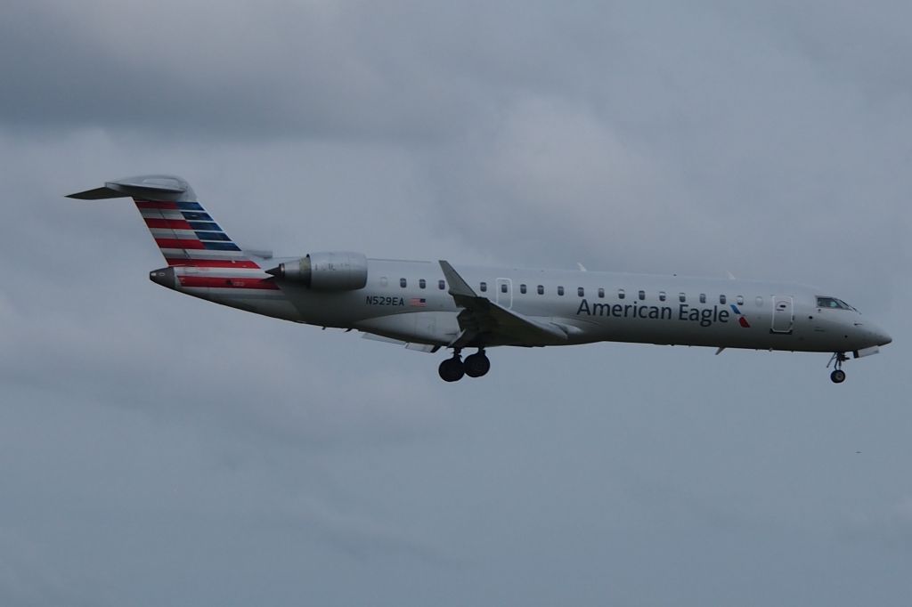 Embraer ERJ-145 (N529EA)