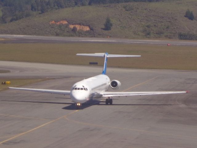 McDonnell Douglas MD-83 (PJ-MDB) - Taxing to gate 12 after landing from curacao