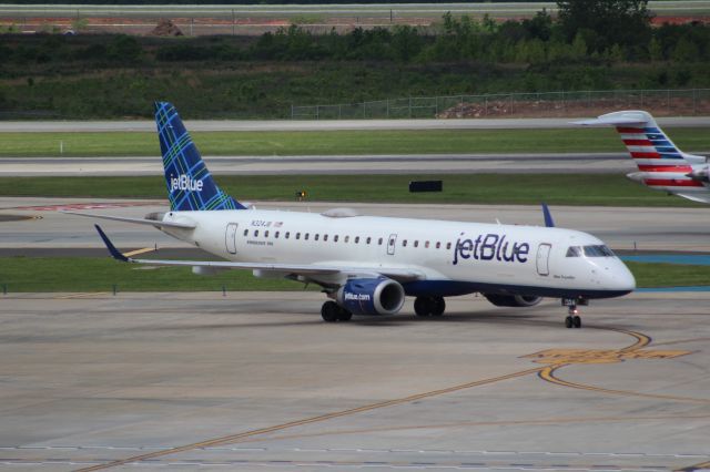 Embraer ERJ-190 (N324JB)