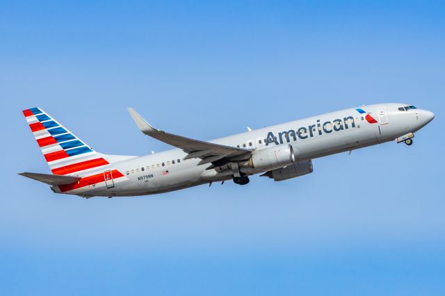 Boeing 737-800 (N979NN) - An American Airlines 737-800 taking off from PHX on 2/3/23. Taken with a Canon R7 and a Tamron 70-200 G2 lens.