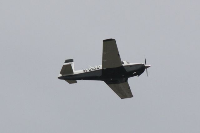 Mooney M-20 (N2210W) - Mooney M-20 (N2210W) departs Sarasota-Bradenton International Airport enroute to Witham Field