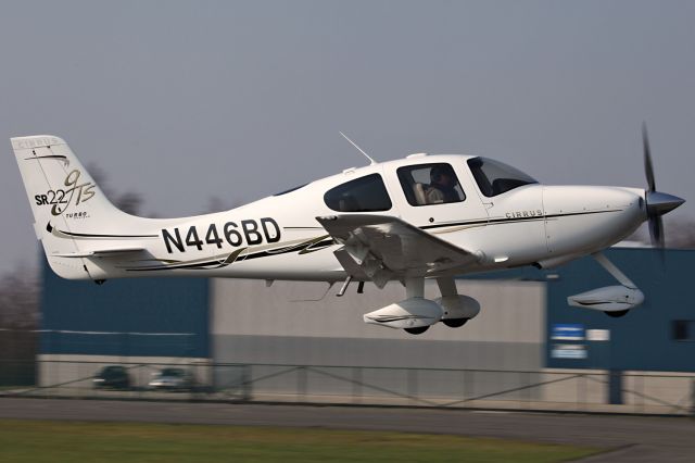 Cirrus SR-22 (N446BD)