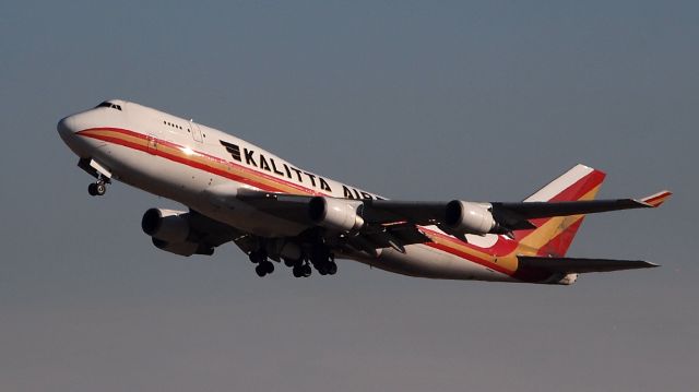 Boeing 747-400 (N745CK) - Departing 36C.