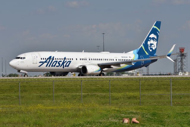 Boeing 737-900 (N236AS) - Clearing runway 23-L, and taxiing to the gate. 06-04-21