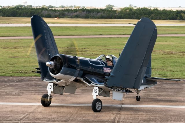 VOUGHT-SIKORSKY V-166 Corsair (N451FG)