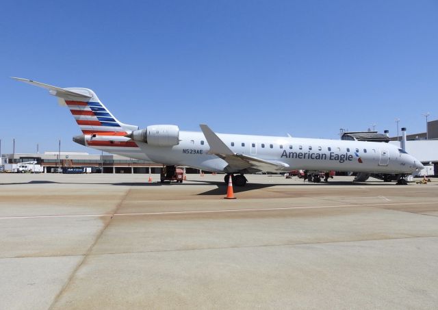 Canadair Regional Jet CRJ-700 (N523AE)