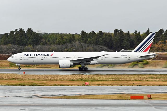 BOEING 777-300 (F-GZNJ)