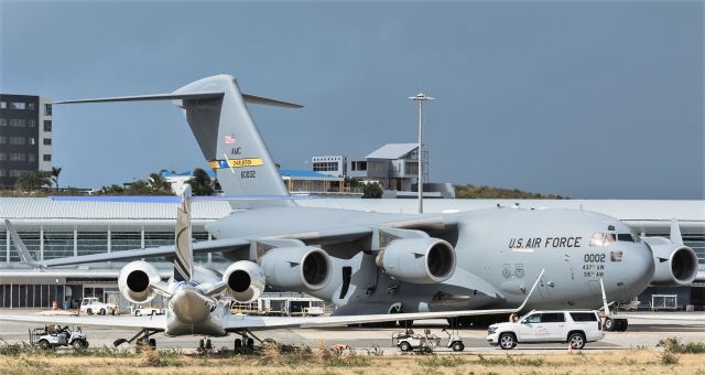 Boeing Globemaster III (96-0002) - Big bird park making all others look small!!