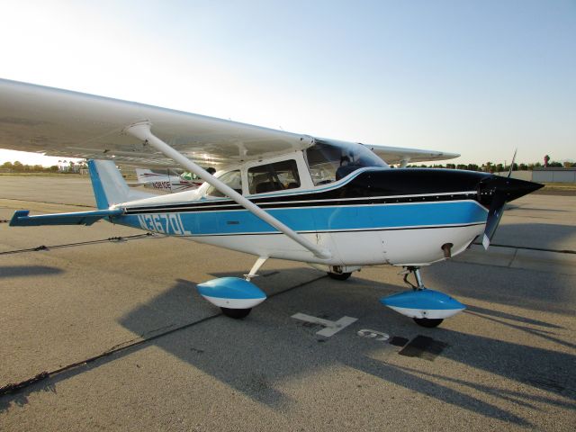 Cessna Skyhawk (N3670L) - Parked at Fullerton