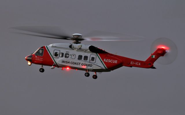 Sikorsky Helibus (EI-ICA) - irish coast guard s-92 ei-ica about to land beside their hanger at shannon this evening 19/12/14.