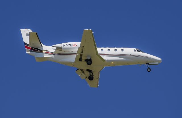 Cessna Citation Excel/XLS (N678QS) - Rwy 02L arrival @KDPA.