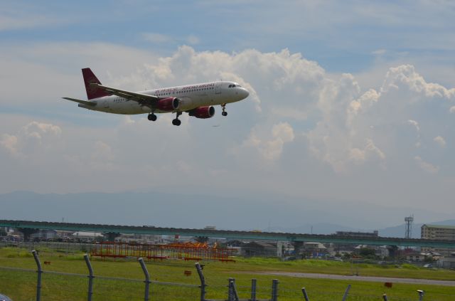 Airbus A320 (B-6965)