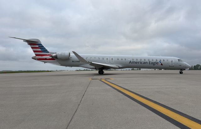 Canadair Regional Jet CRJ-900 (N629NN)