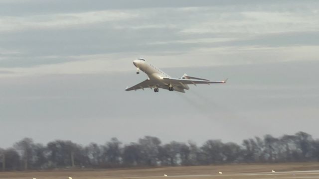 N880X — - Plane Spotting at Porter County Regional Airport