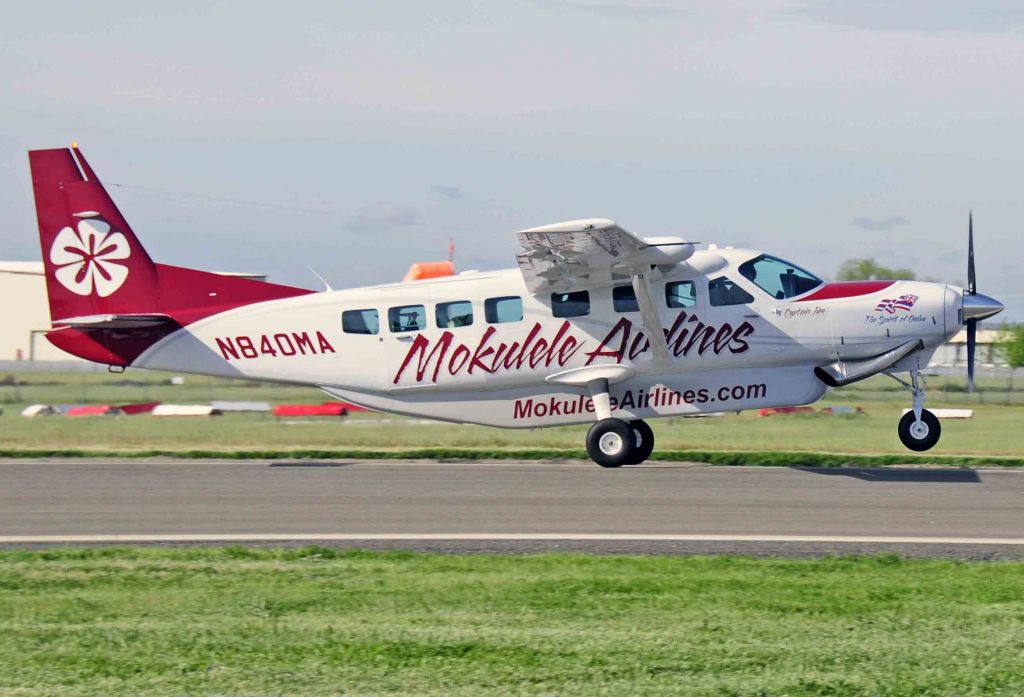 Cessna Caravan (N840MA) - Heading West!